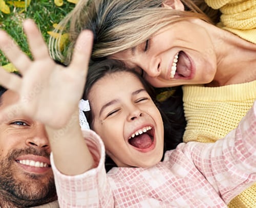 paretns-with-daughter-image-1
